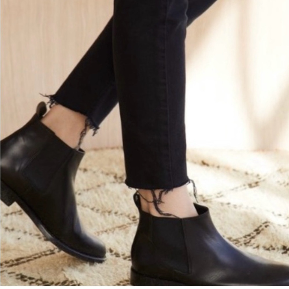 Jenni Kayne Black Chelsea ankle Boots 38/8